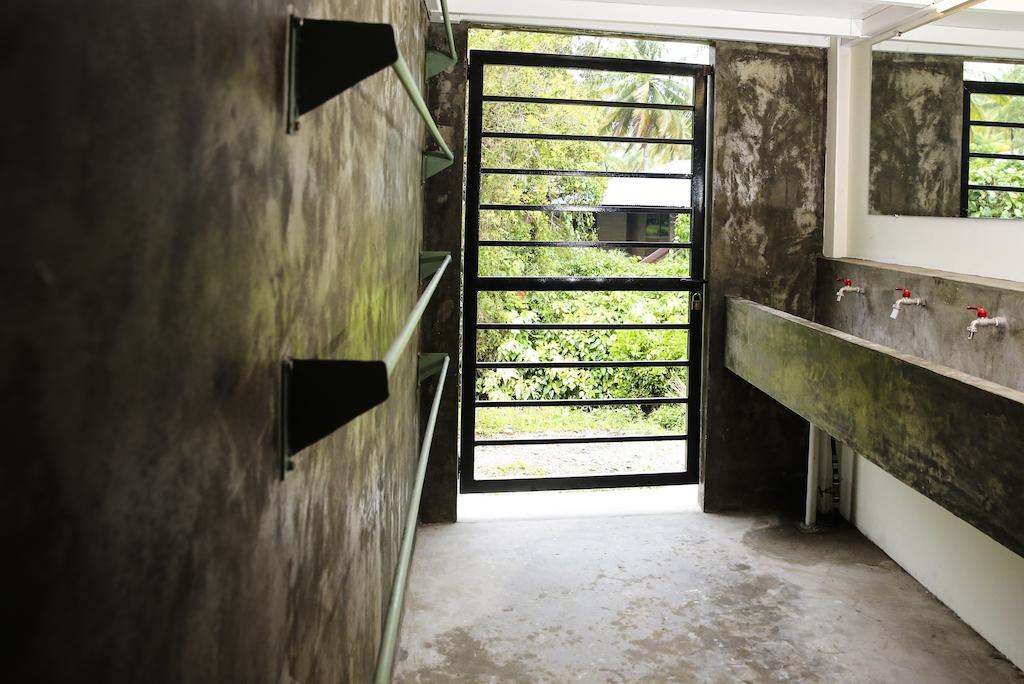 Hostel BB Bunkers Santubong Exterior foto