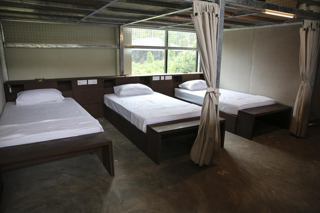 Hostel BB Bunkers Santubong Exterior foto