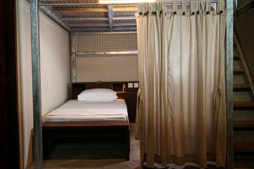 Hostel BB Bunkers Santubong Exterior foto